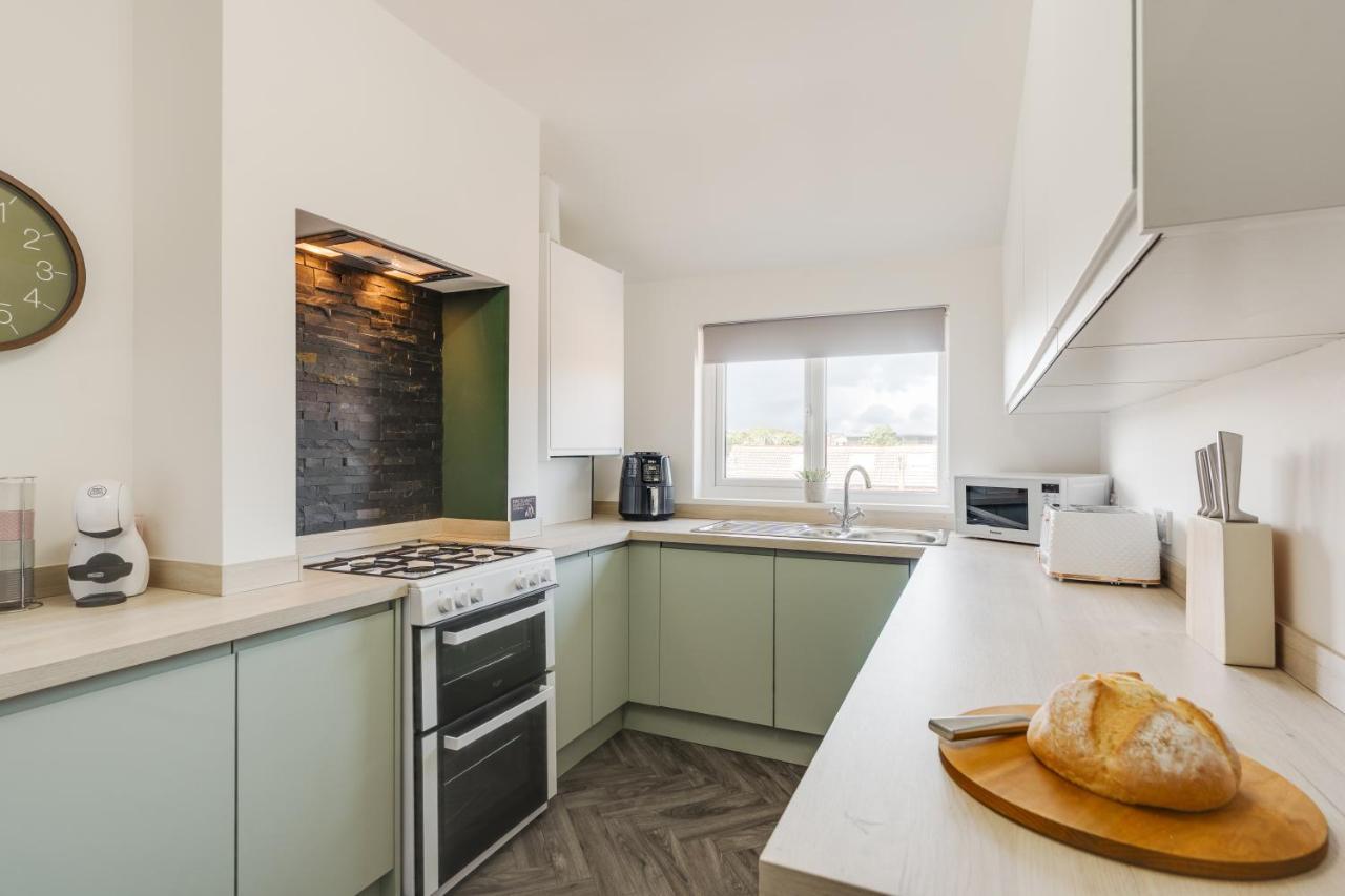 St David'S - Stylish 2 Bed Apartment, Free Parking, Close To Beach Lytham St Annes Exteriör bild