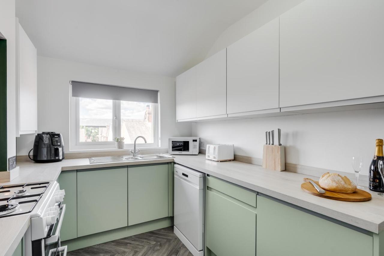 St David'S - Stylish 2 Bed Apartment, Free Parking, Close To Beach Lytham St Annes Exteriör bild